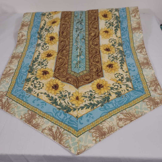 QUILTED SUN FLOWER TABLE RUNNER