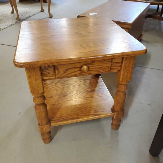 SOLID OAK END TABLE