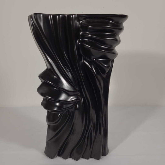 SIGNED JOHN BERGEN VASE