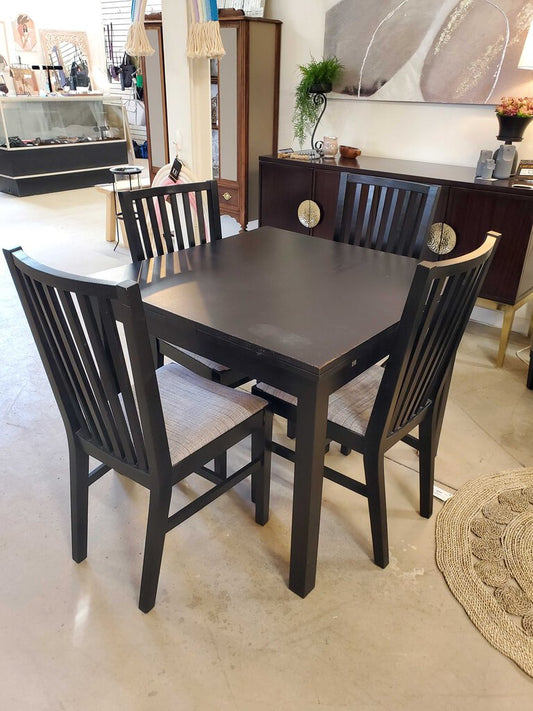 IKEA EXTENDABLE TABLE W/4 CHAIRS