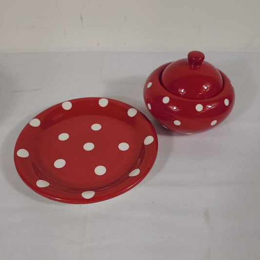 LIDDED RED & WHITE DISH W/PLATE