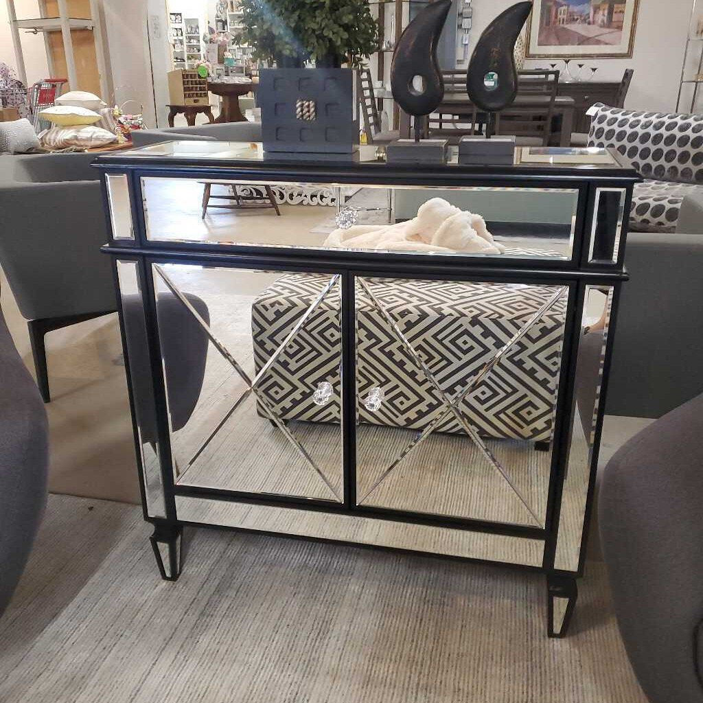 BLACK MIRRORED CABINET