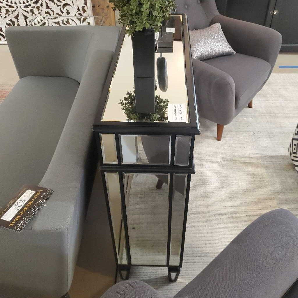 BLACK MIRRORED CABINET