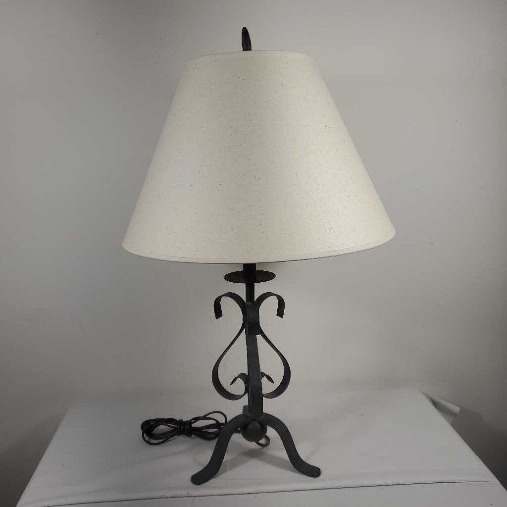 METAL BASE TABLE LAMP