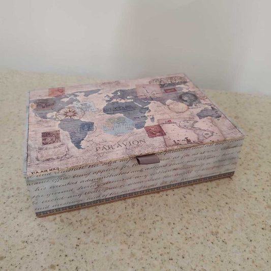WORLD MAP BOX