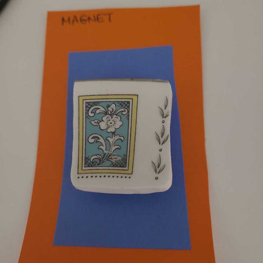 SMALL DELIGHTS: MAGNET