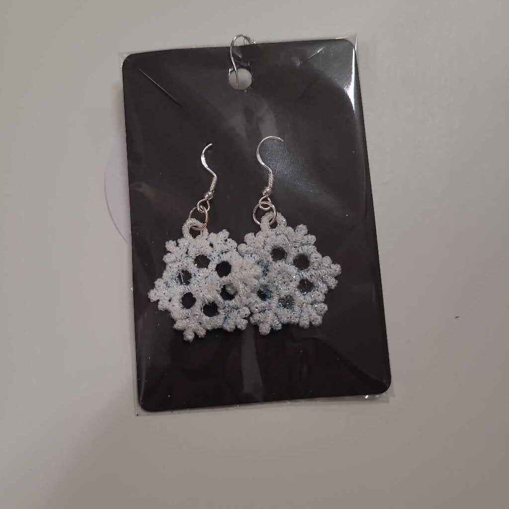 EMB snowflake lace earrings