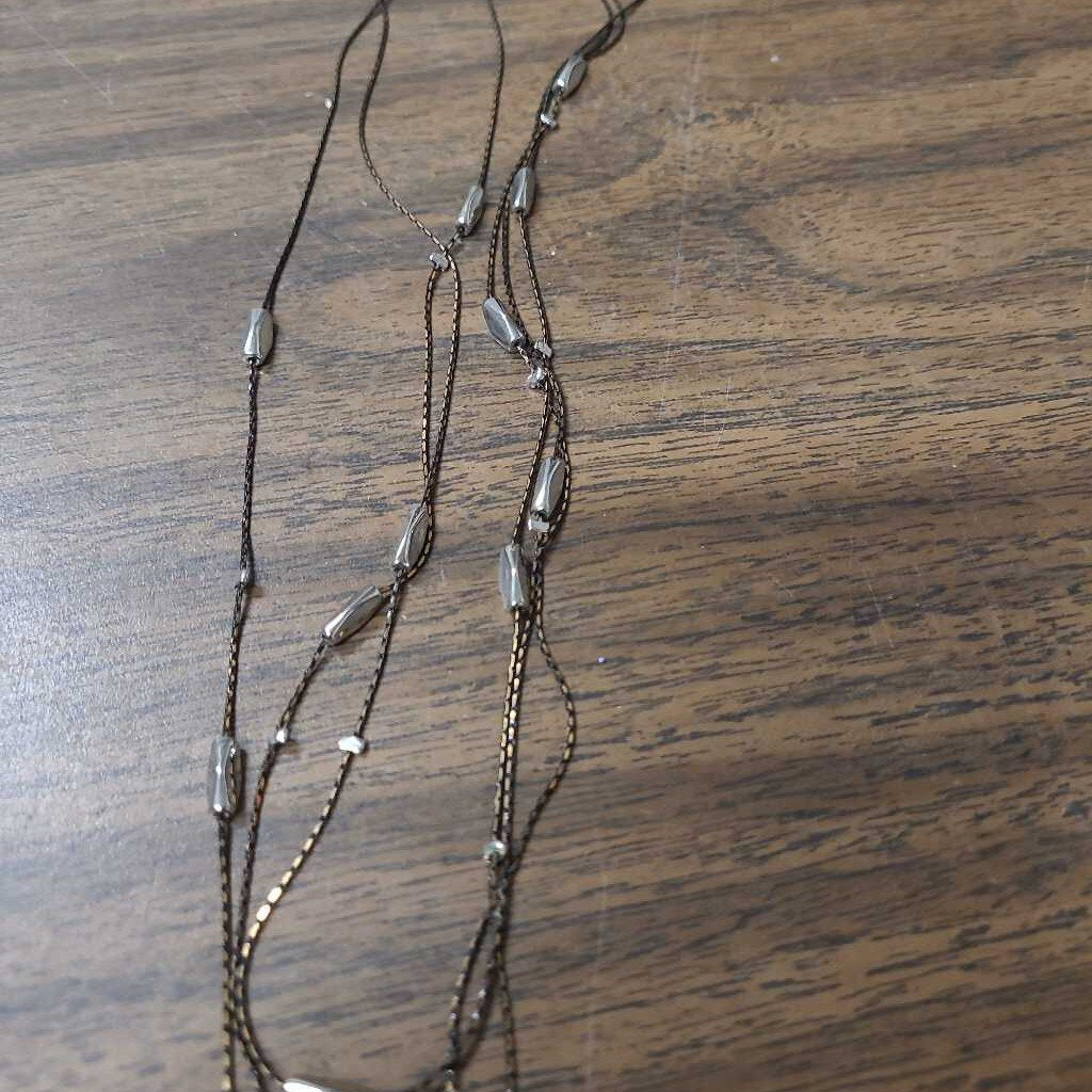 MULTI STRAND NECKLACE W/SILVER BEADS
