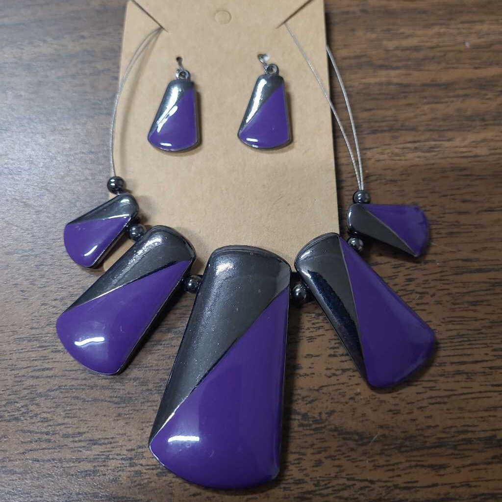 PURPLE STATEMENT NECKLACE W/MATCHING EARRINGS - B