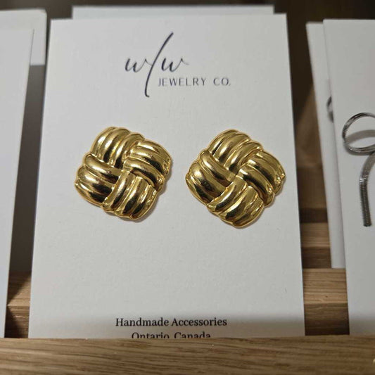 GLD QUILTED STUD - STAINLESS STEEL