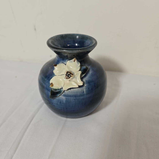 BLUE POTTERY VASE W/FLOWER