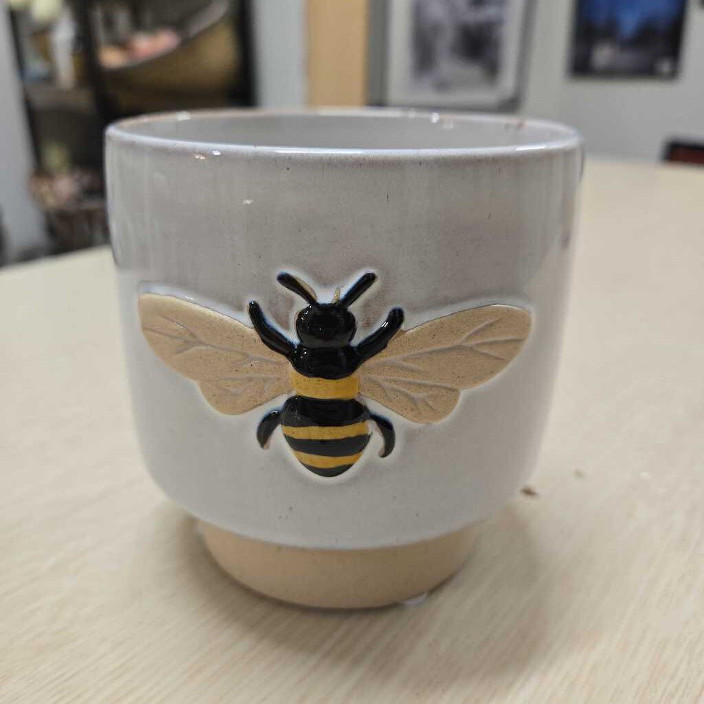 MD BEE PLANT POT