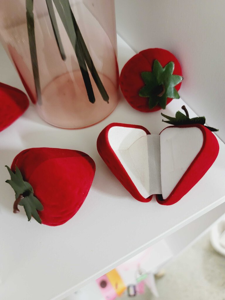 Strawberry Ring Gift Box