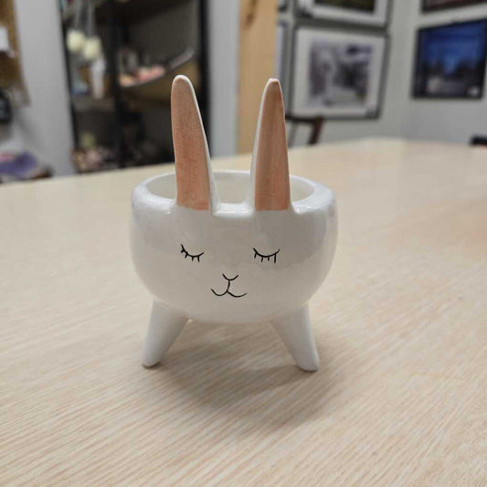 SMALL RABBIT PLANTER