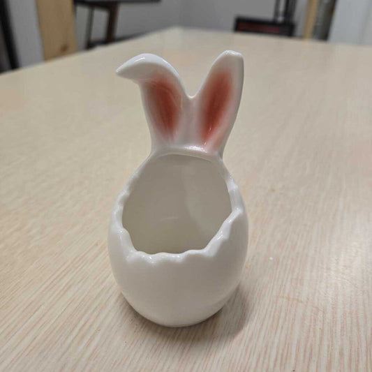 EGG HOLDER