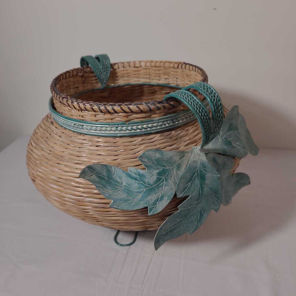 WOVEN BASKET W/GREEN LEAF HANDLES