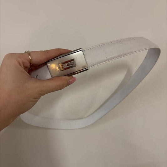 WHITE GUESS BELT