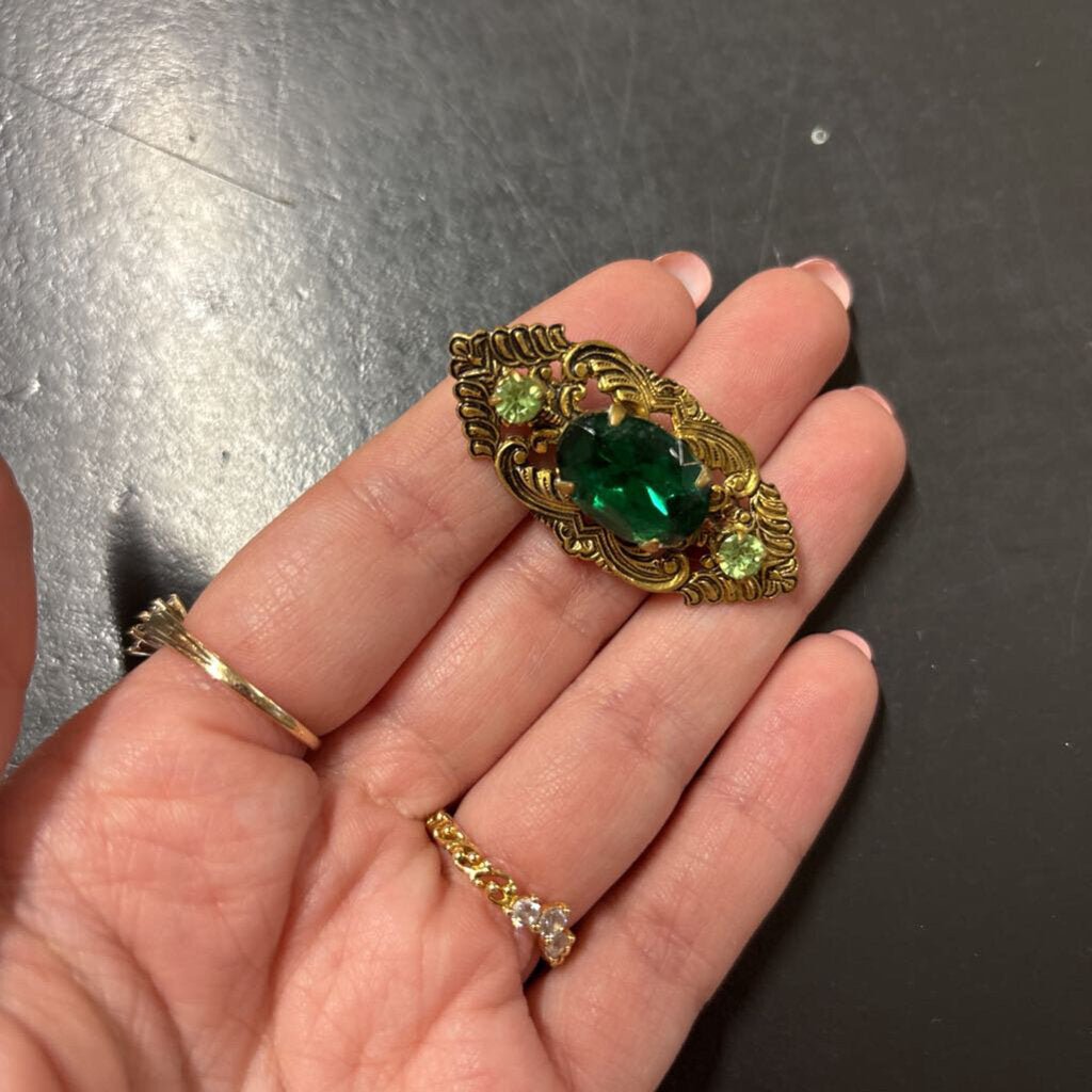 EMERALD & GOLD FILIGREE BROOCH