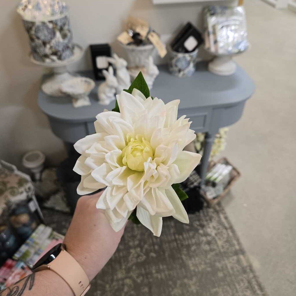 21" Fresh Touch Dahlia Spray - White
