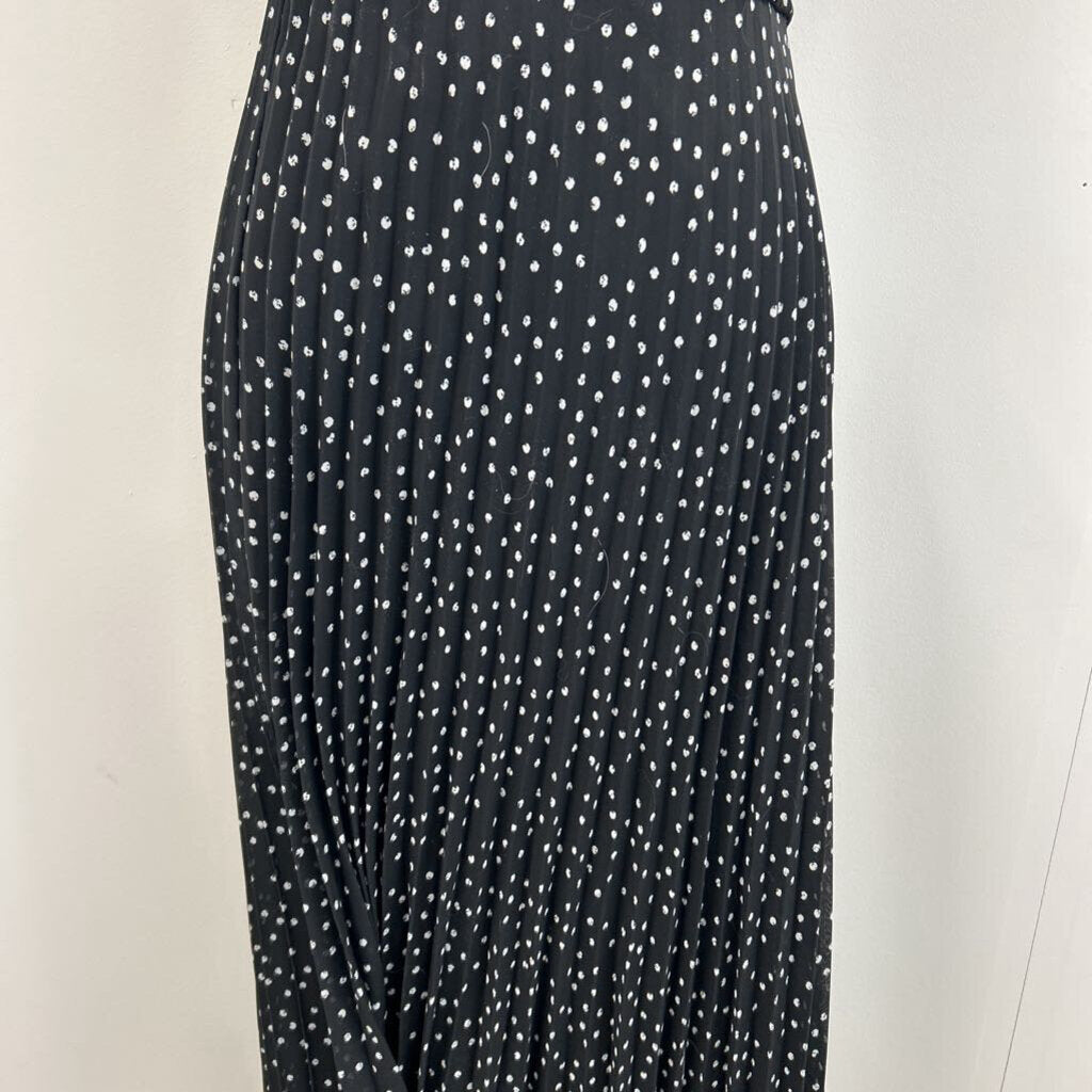LONG PLEATED SKIRT
