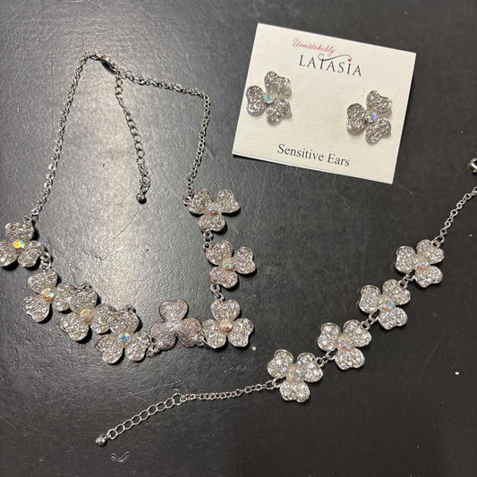 FLORAL DIAMOND JEWELRY SET