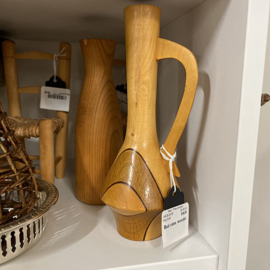 Bud vase, wooden