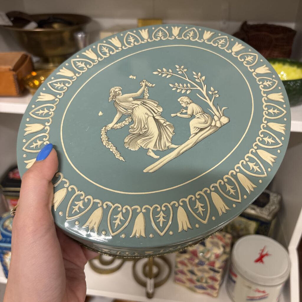 Biscuit tin, Gray Dunn