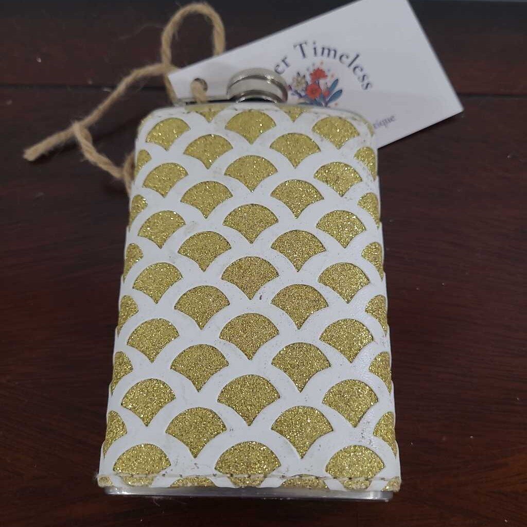 STAINLESS STEEL 5 OZ. FLASK COVEIRED WITH SHINY GOLD & WHITE DESIGN