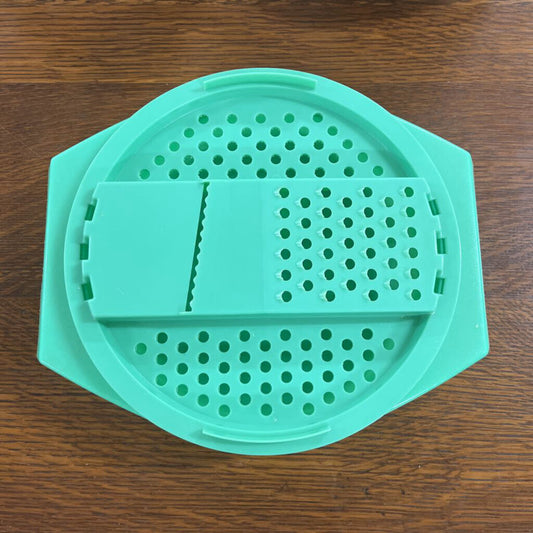 TUPPERWARE JADITE FOOD GRATER
