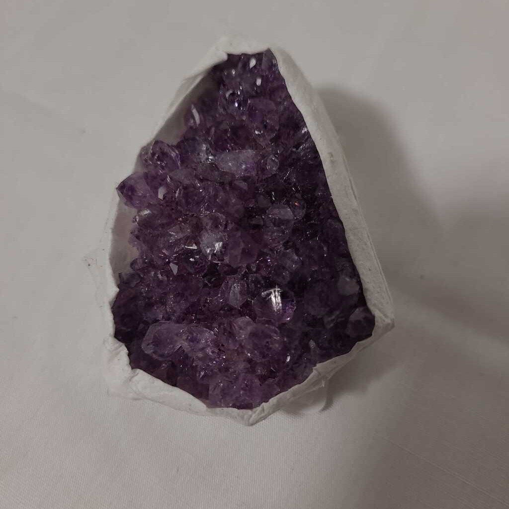 LG AMETHYST CRYSTAL CLUSTER