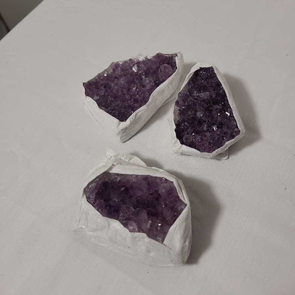 LG AMETHYST CRYSTAL CLUSTER