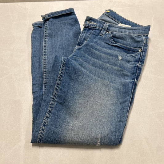 LIGHT WASH SKINNY JEAN