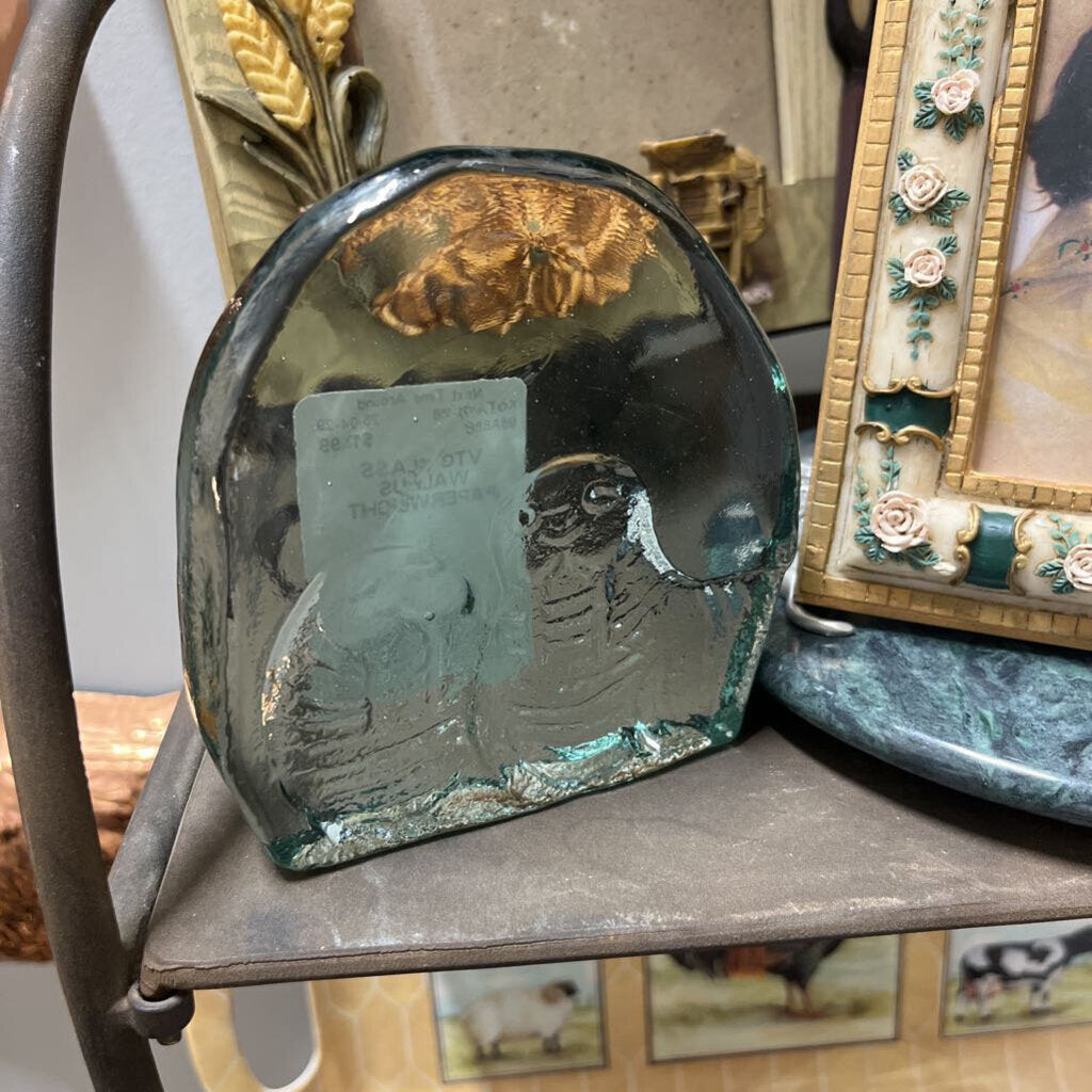 VTG GLASS WALRUS PAPERWEIGHT