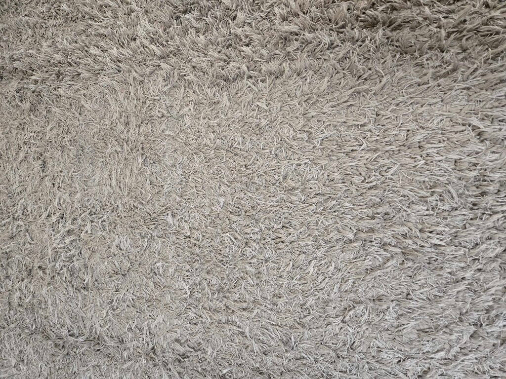 89" X 108" GREY SHAG RUG