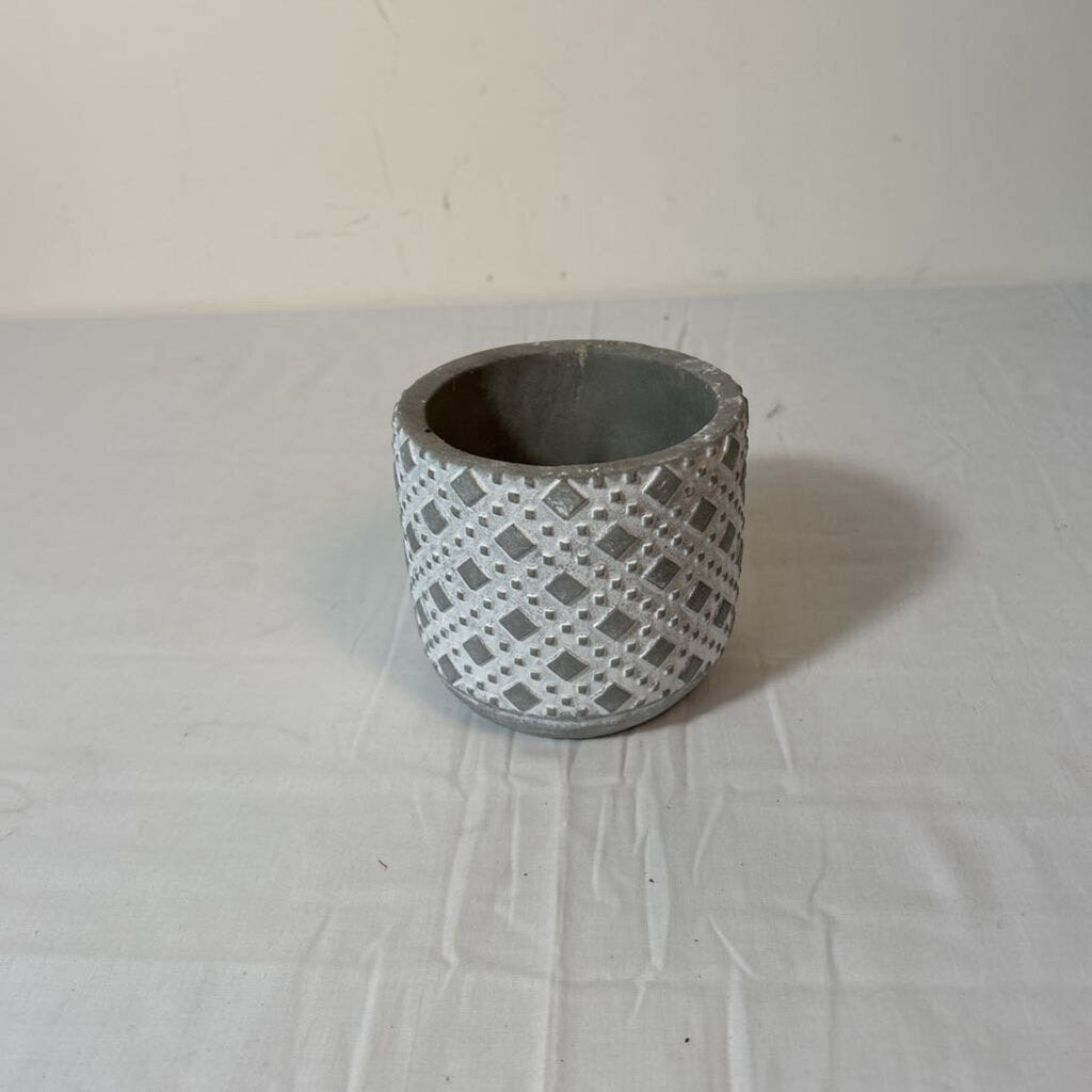 GREY DIAMOND POT