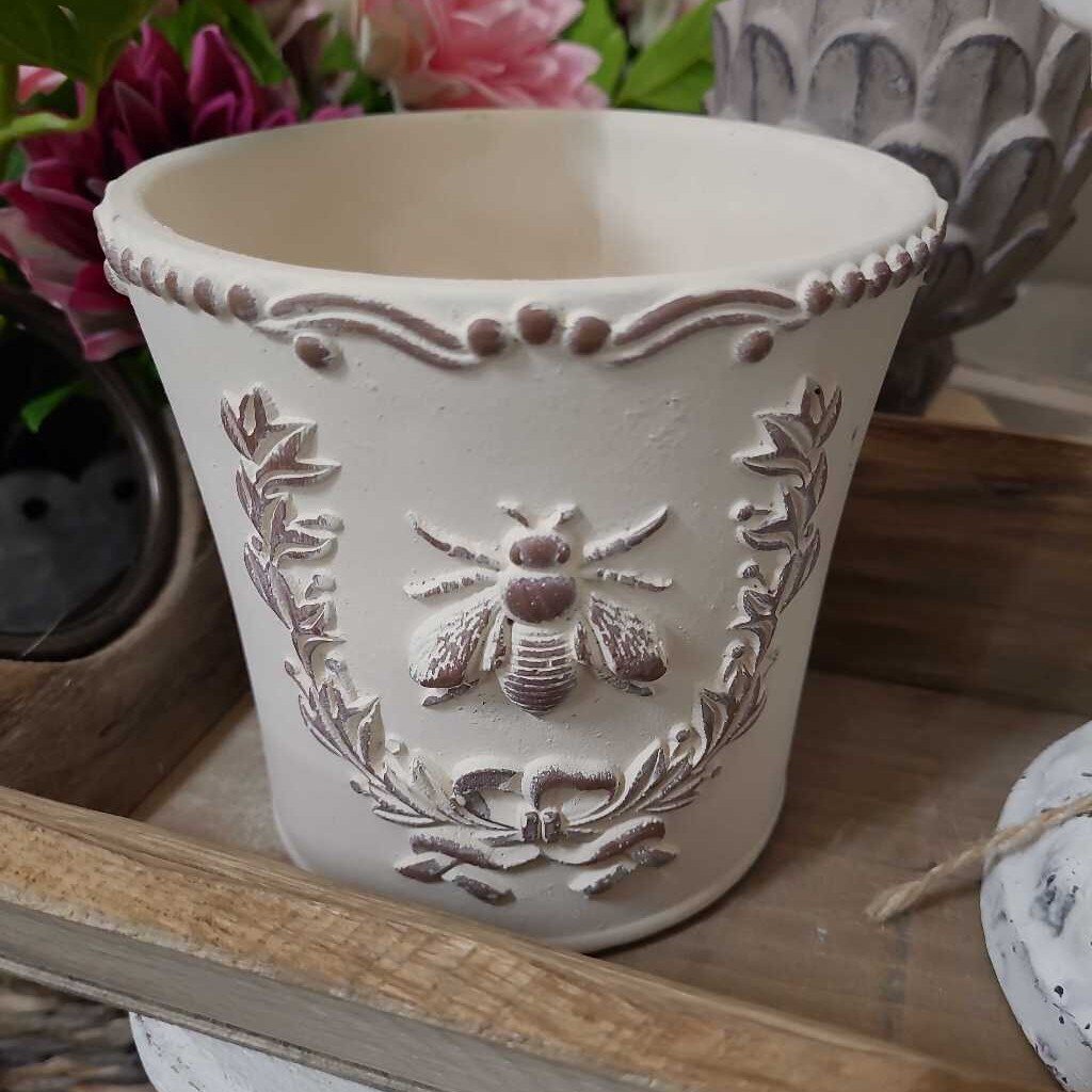 Bee Crest Planter
