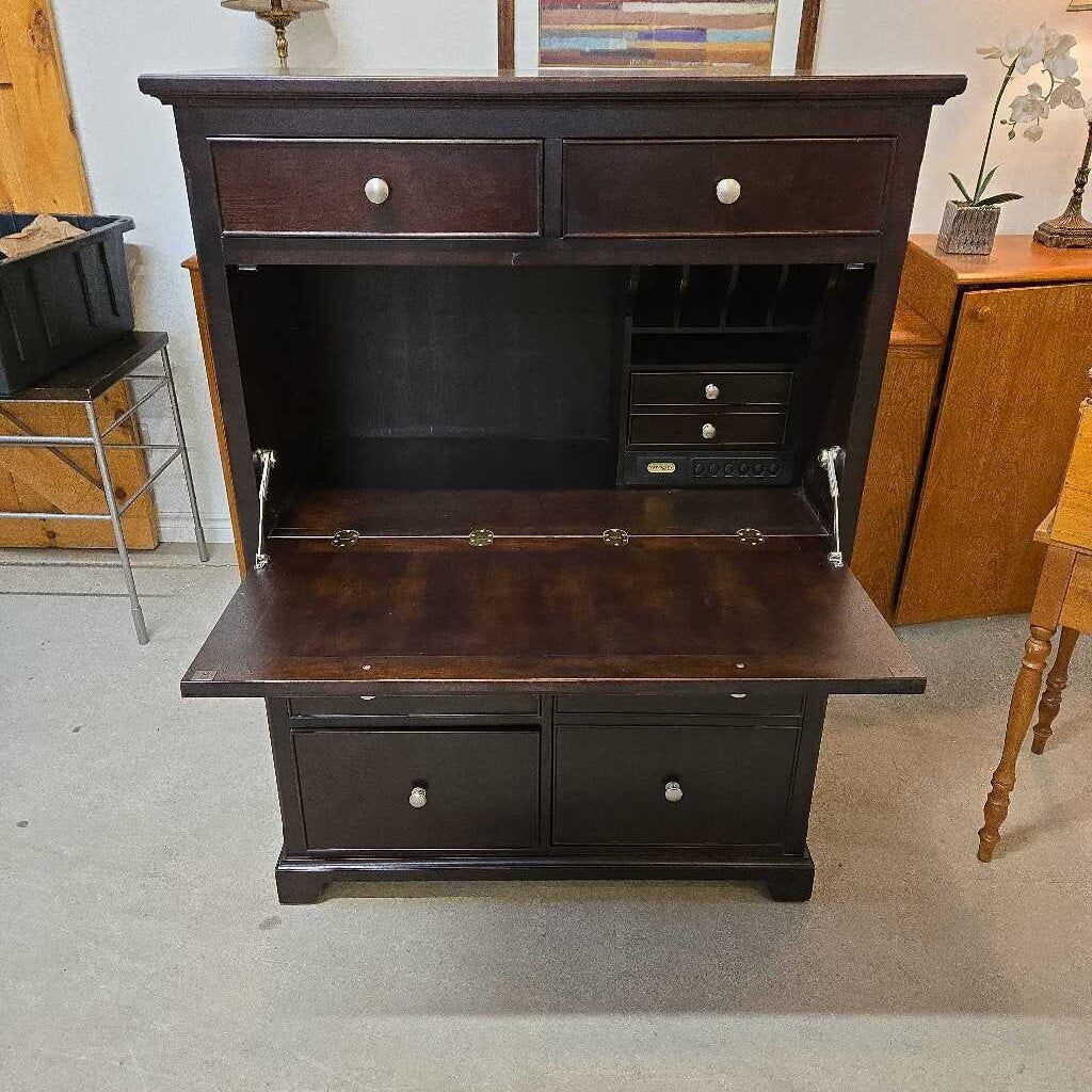 WINNERS ONLY HIDDEN DESK