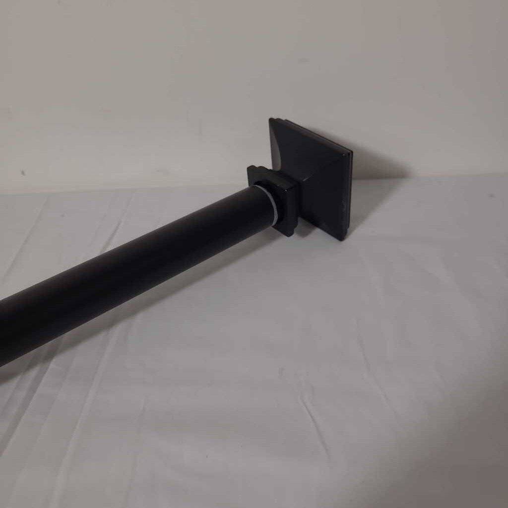 BLACK METAL CURTAIN ROD W/SQ ENDS