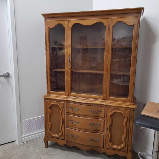 RENCH PROVINCIAL MAPLE HUTCH