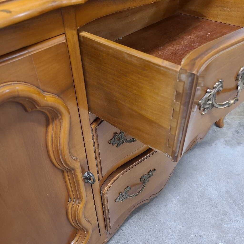 RENCH PROVINCIAL MAPLE HUTCH