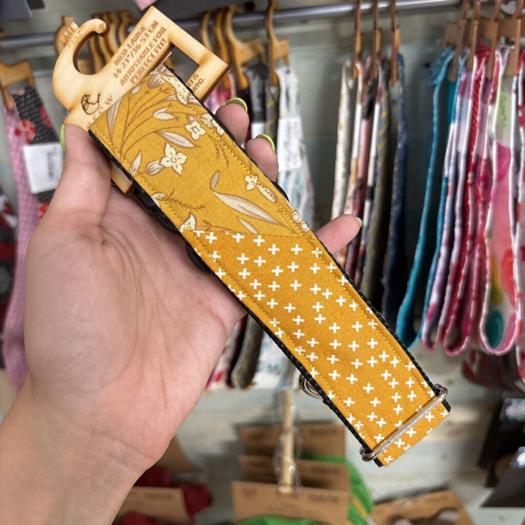 Collar 1.5" Yellow Cross & Floral
