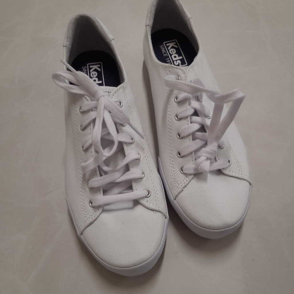 NEVER WORN WHITE KEDS