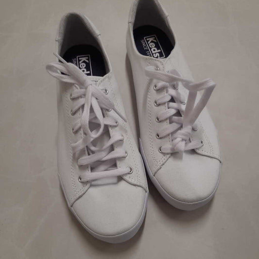 NEVER WORN WHITE KEDS
