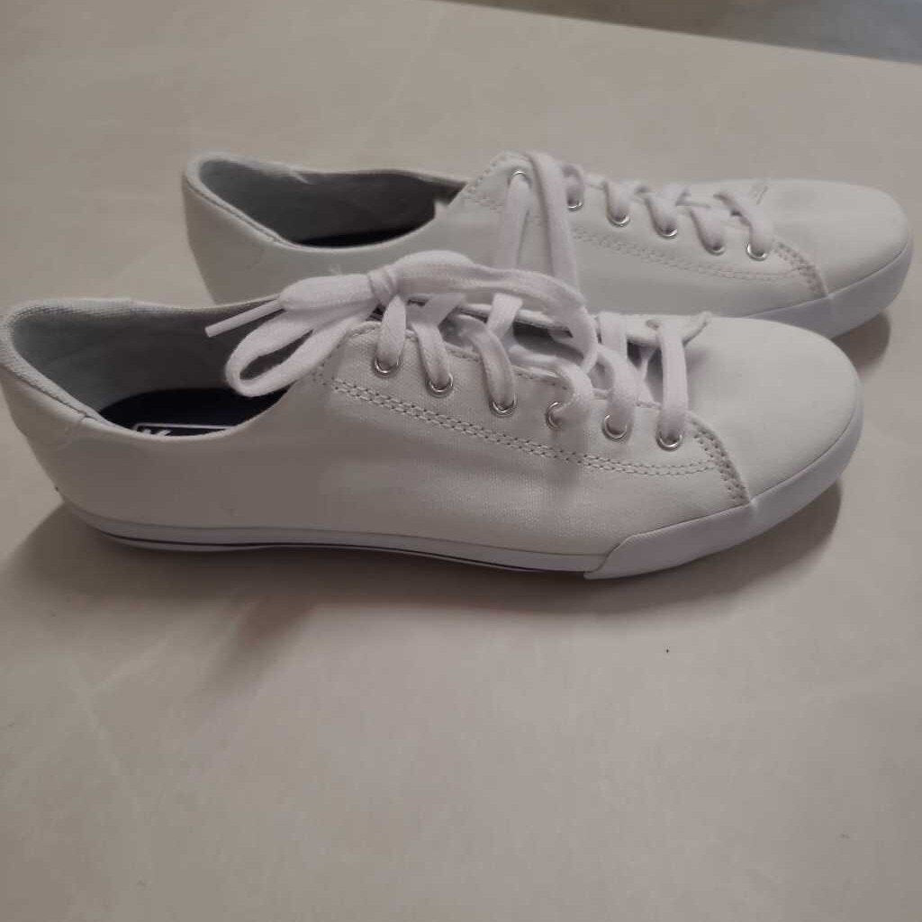 NEVER WORN WHITE KEDS