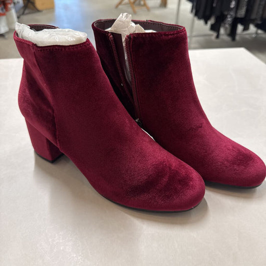 NEVER WORN VELVET ANKLE BOOTS