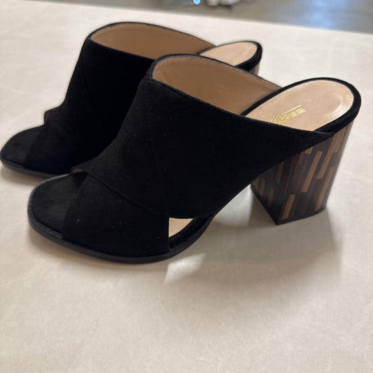 NEVER WORN SAPENA CHUNKY BLOCK HEELS