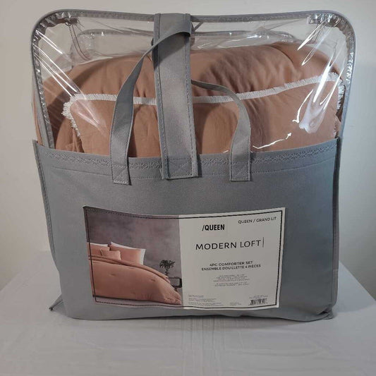 4PC QUEEN COMFORTER SET - NIB