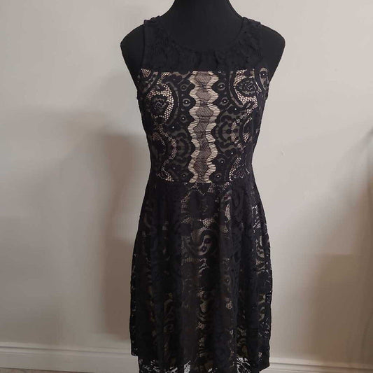 BLACK LACE LINED DRESS