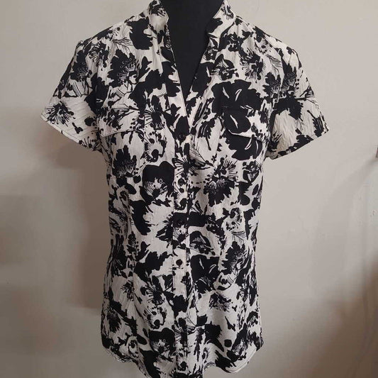 SHORT SLEEVE BLACK & WHITE TOP