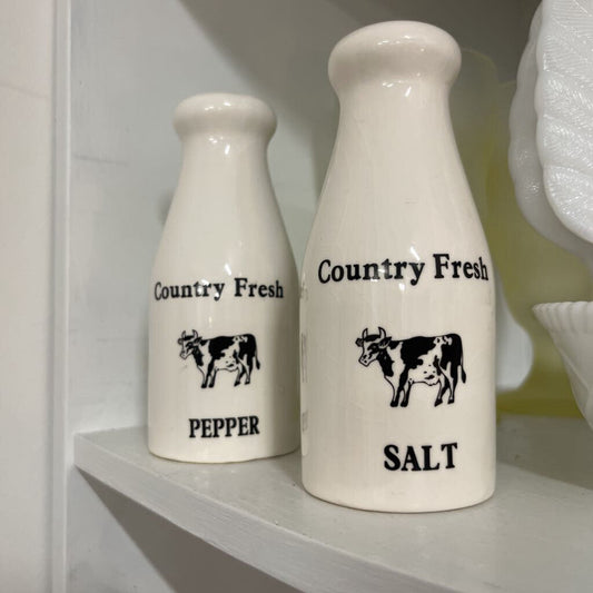 VTG SET CERAMIC COUNTRY FRESH SALT & PEPPER SHAKERSWITH COWS